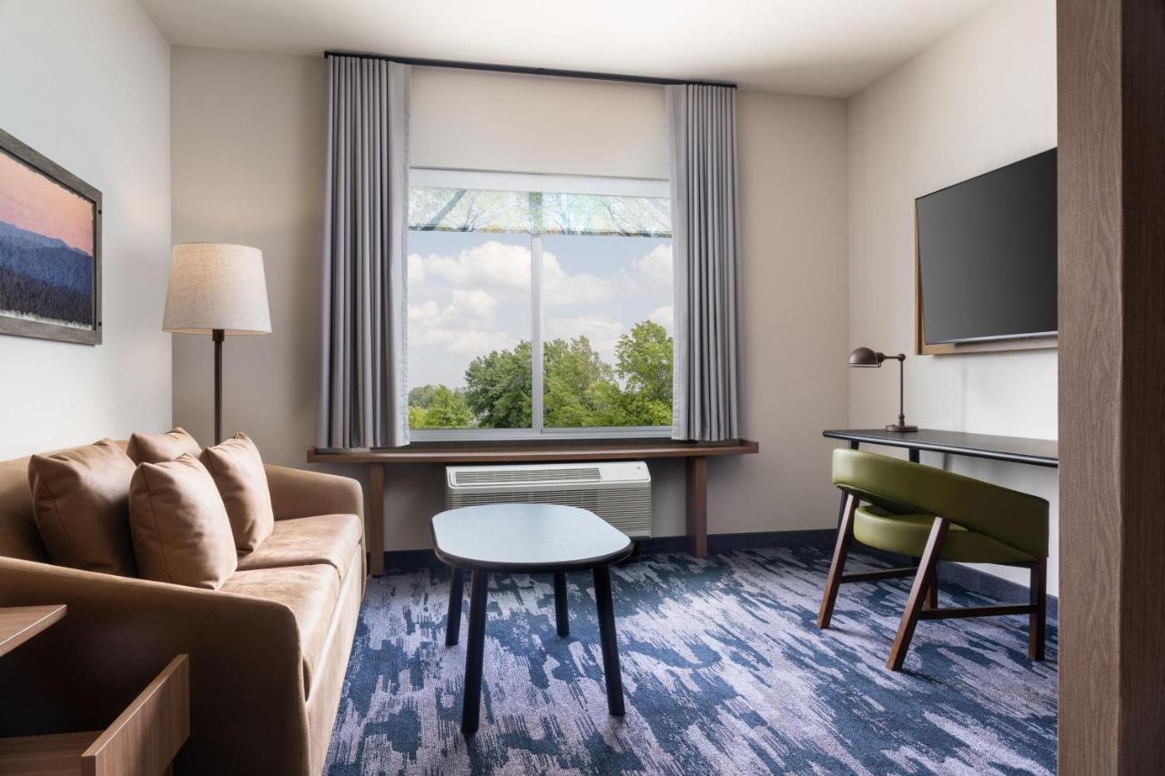 Fairfield Inn & Suites By Marriott Cleveland Tiedeman Road Brooklyn Exterior photo
