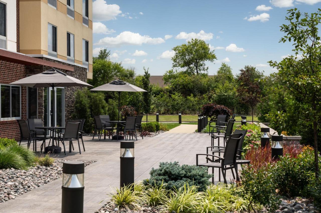 Fairfield Inn & Suites By Marriott Cleveland Tiedeman Road Brooklyn Exterior photo